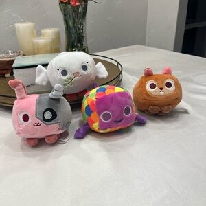 Lot of 4 These are collectible plush toys from Pet Simulator Series 2 (4 inches)